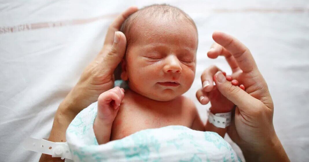 Nos 20 prénoms favoris du mois de Février pour bébé-min