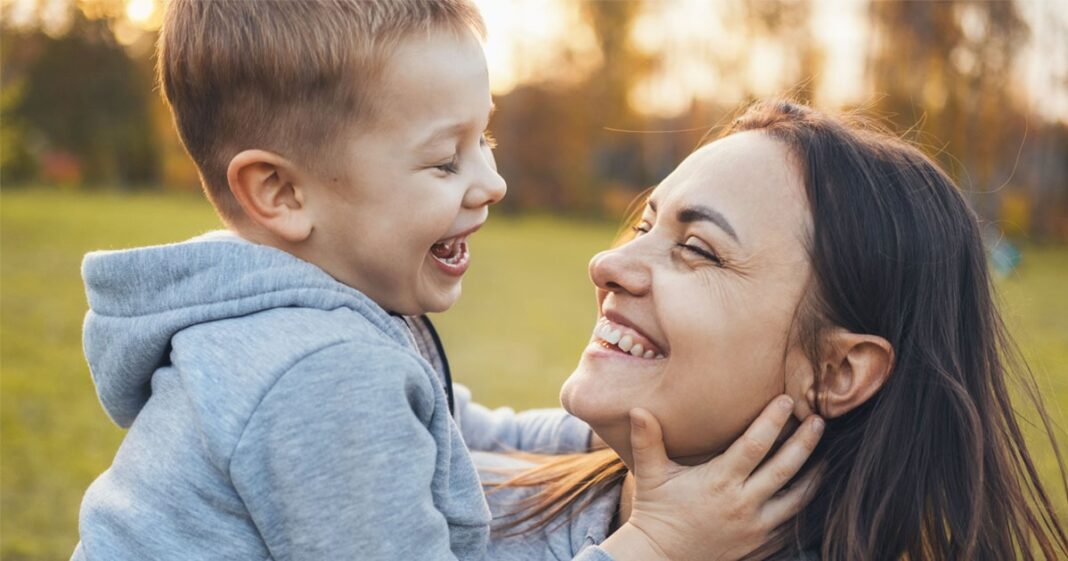 Pourquoi la relation mère-fils est-elle si essentielle-min